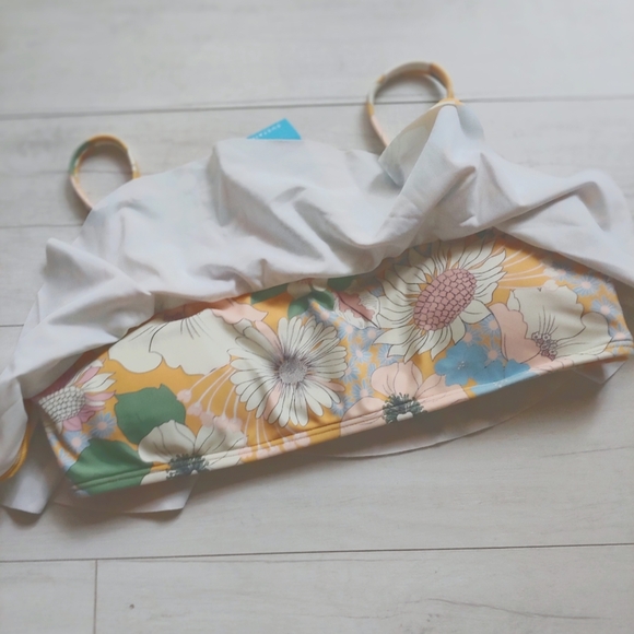 O'Neill NEW Twiggy Ruffle Bikini Swimsuit Set - Picture 6 of 12